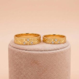 Honeycomb Harmony 22k Gold Minimalist Couple Rings