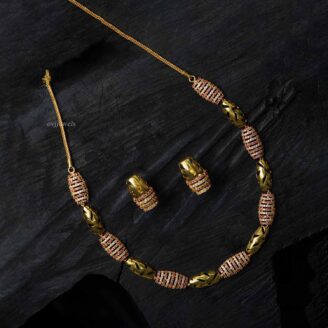 Gold preety zircon stone short necklace with earrings